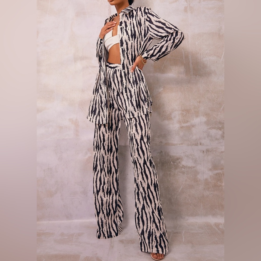 PRETTY LITTLE THING | NEW W TAGS Zebra Print Set